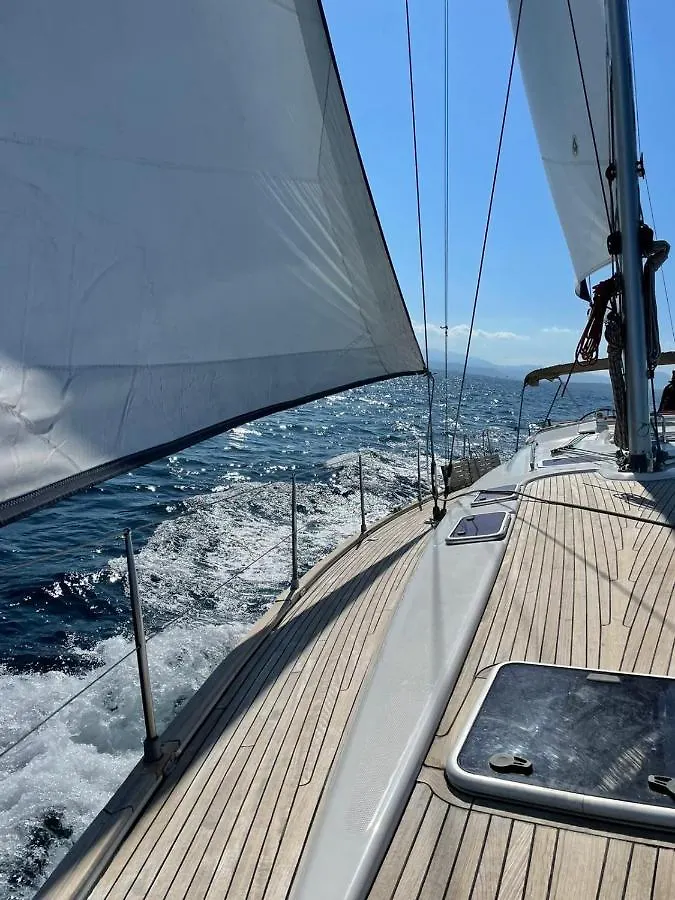 Bateau-hôtel Dolce Dormire A Bordo Di Merope Cagliari Italie