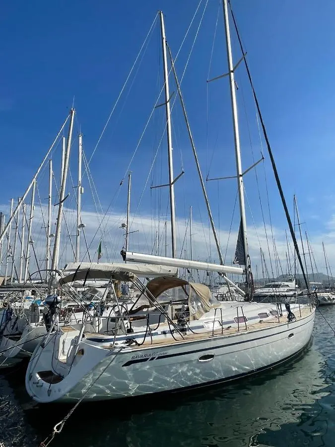 Dolce Dormire A Bordo Di Merope Cagliari 0*,  Italie